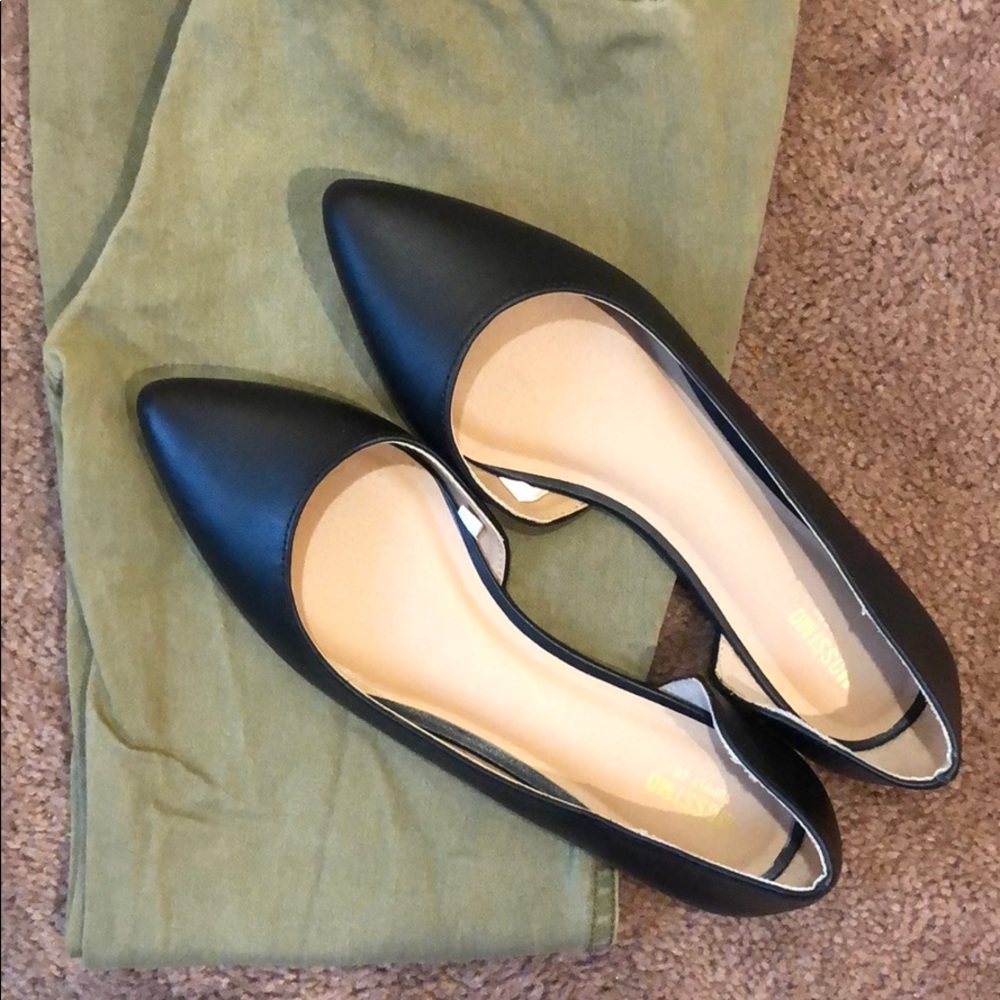 NWOT• Mossimo Black flats